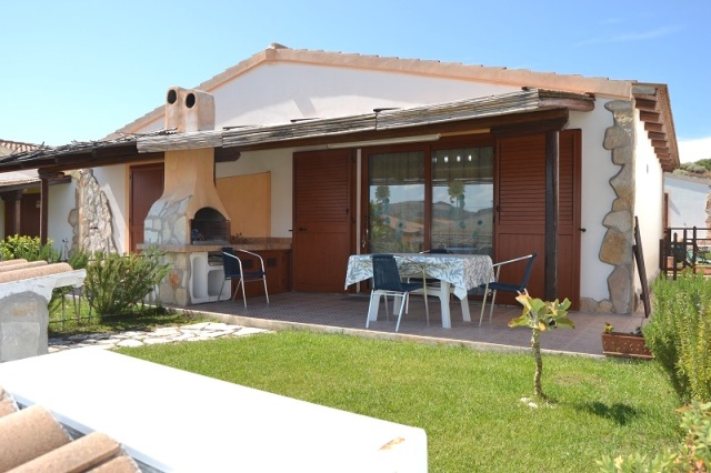 Prodej rekreačních vilek 55m² s terasou, bazénem -Sardinie, Viddalba